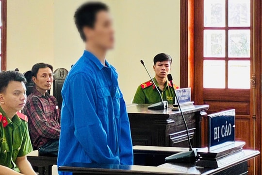 Dùng dao sát hại hàng xóm và cha ruột