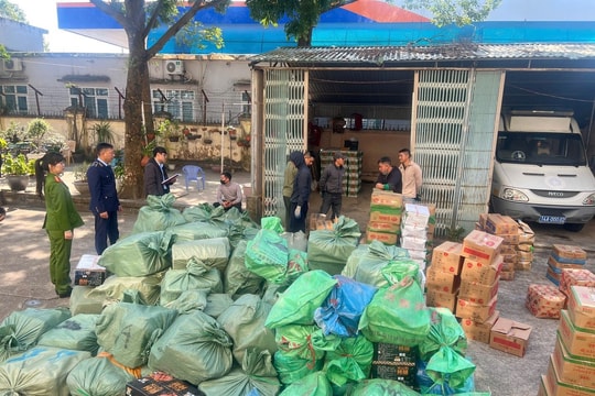 Quảng Ninh: Thu giữ gần 4 tấn thực phẩm không rõ nguồn gốc trước Tết