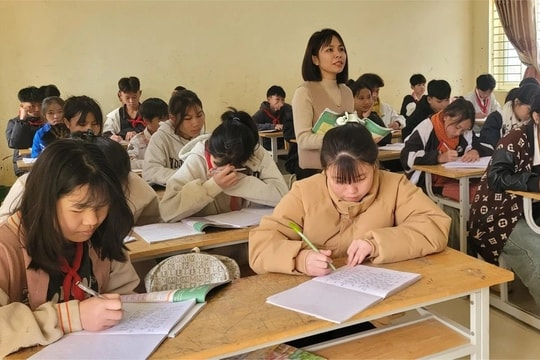 Yêu cầu kiểm tra, chi trả tiền dạy thêm giờ cho giáo viên