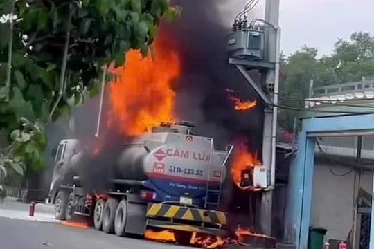 Vụ cháy xe bồn chở xăng: Khoảng 700 khách hàng bị mất điện