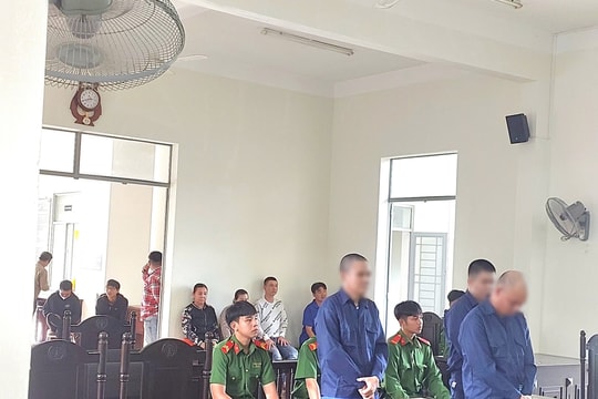 Gây rối tại quán ăn, 3 bị cáo lĩnh án