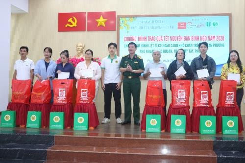 Ấm áp nghĩa tình “Uống nước nhớ nguồn” giữa lòng thành phố