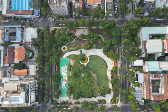 TP.HCM: "Hô biến" 9 khu đất thành vườn hoa phục vụ người dân dịp Tết