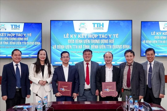 Bệnh viện Trung ương Huế ký kết hợp tác, lan tỏa kỹ thuật cao về y tế cơ sở