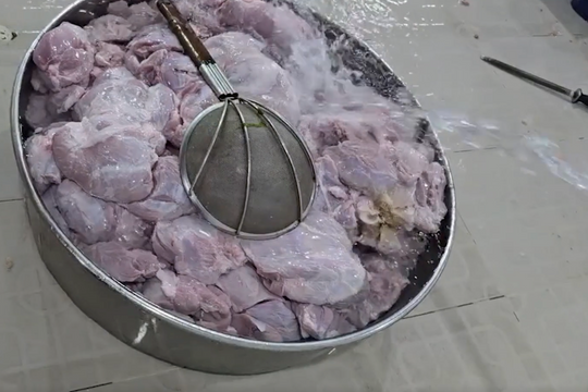 Động thái của Sở GD&ĐT TP.HCM sau lùm xùm về thực phẩm bẩn học đường
