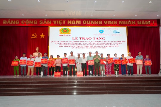 Bộ Công an chung tay chăm lo Tết cho người dân thành phố Cần Thơ