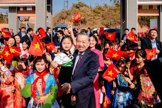 Niềm vui nơi phên giậu