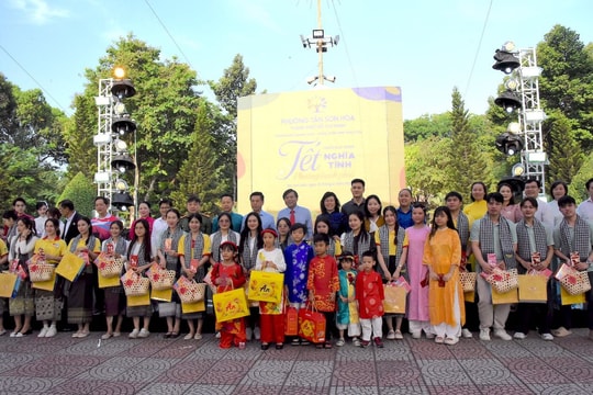 Ấm áp chương trình “Tết nghĩa tình - Phường hạnh phúc”