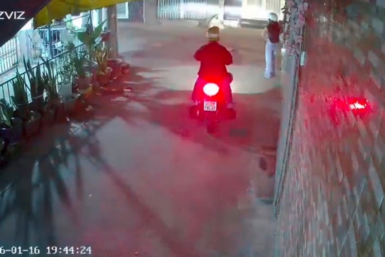 Phạt 12 triệu đồng đối tượng che biển số, sàm sỡ phụ nữ