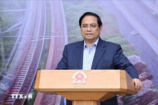 Thủ tướng: Xem xét cả 3 phương thức công tư với Dự án đường sắt tốc độ cao trên trục Bắc-Nam