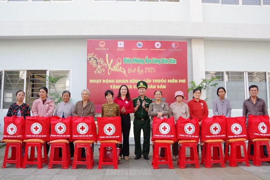 Xuân Biên phòng ấm lòng dân bản