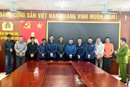 Khởi tố 11 người trong ổ nhóm đánh bạc xóc đĩa