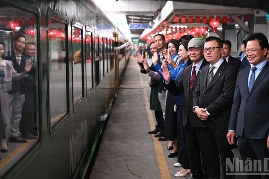 Báo Nhân Dân ra mắt "Chuyến tàu hạnh phúc": Hành trình nhân văn chào Xuân mới