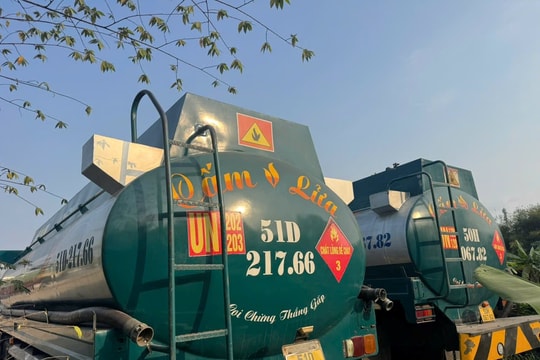 Khởi tố đường dây sản xuất, tiêu thụ xăng RON A95 giả quy mô lớn