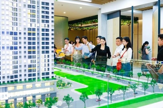 Kiều hối tiếp tục đổ mạnh vào bất động sản