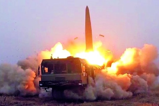 Iskander-M Nga tấn công chính xác, phá hủy HIMARS và S-300 của Ukraine