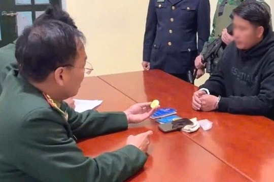 Phát hiện gần 7 cây vàng giấu trong ô tô tại cửa khẩu