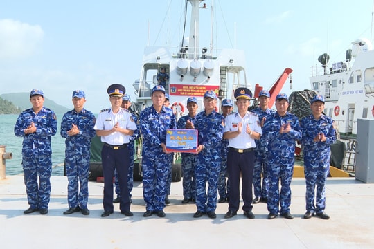 Tàu CSB 2001 lên đường thực hiện nhiệm vụ trực sẵn sàng chiến đấu