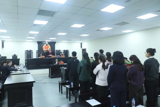 “Bà trùm” trong đường dây buôn lậu hơn nửa tấn vàng lĩnh 10 năm tù