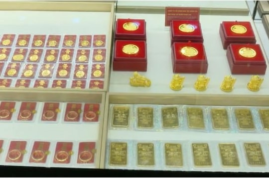 Giá vàng hôm nay (4/2): Vượt 180 triệu đồng/lượng