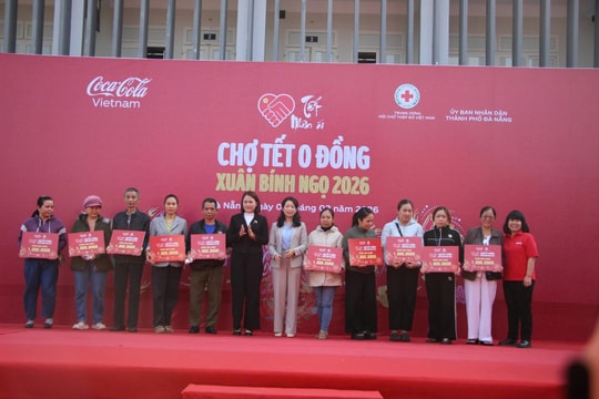 Chợ Tết 0 đồng, mang Tết ấm đến cho 1000 người nghèo