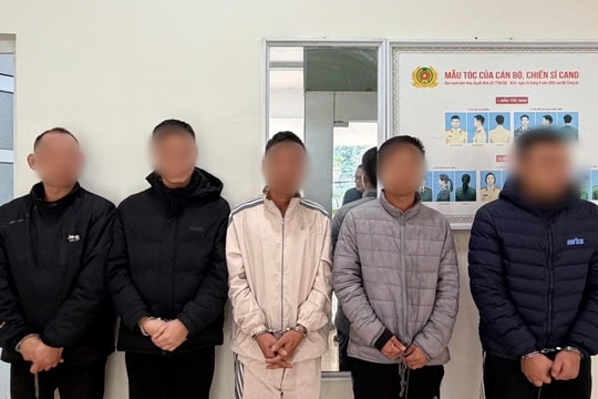 Bắt 5 người tổ chức sử dụng ma túy tại quán karaoke