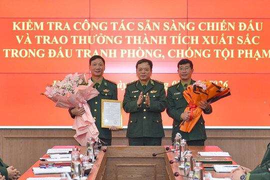 Khen thưởng lực lượng bắt giữ gần 1.800 tấn than không giấy tờ