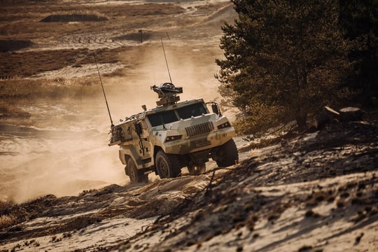 Một quốc gia Đông Nam Á giấu tên đặt mua 100 xe bọc thép Patriot