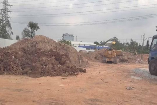 Phát hiện vụ đổ trái phép hơn 133 tấn chất thải xây dựng tại Phú Thọ