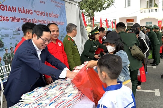 Mang không khí Tết vui vẻ, đoàn kết đến với người dân ven biển ở Hải Phòng