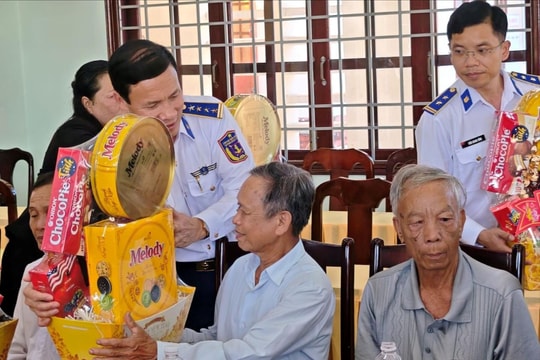 Nghĩa tình người lính biển giữa lòng Quảng Ngãi