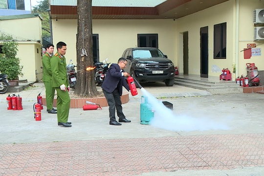 Báo Công lý tổ chức Hội nghị tập huấn PCCC&CNCH cho cán bộ, người lao động