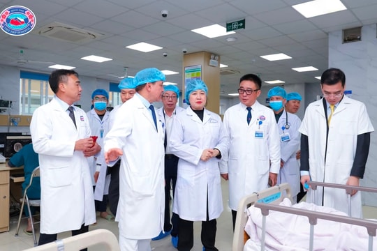 Bộ trưởng Bộ Y tế thăm, chúc Tết tại các đơn vị, cơ sở y tế Hải Phòng