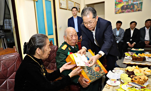 Chánh án Tòa án nhân dân tối cao thăm, chúc Tết tại tỉnh Lâm Đồng