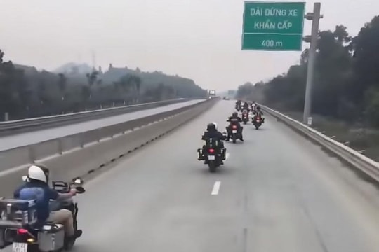 Xử phạt 11 người nước ngoài điều khiển mô tô phân khối lớn đi vào cao tốc