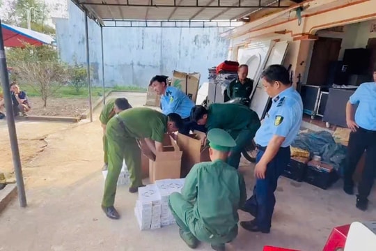 Thu giữ hơn 1400 bao thuốc lá lậu