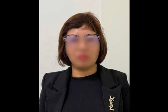 Trốn truy nã, ngụy trang trong vỏ bọc nhân viên quán karaoke