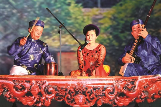 Ngân vang ca trù giữa mùa xuân