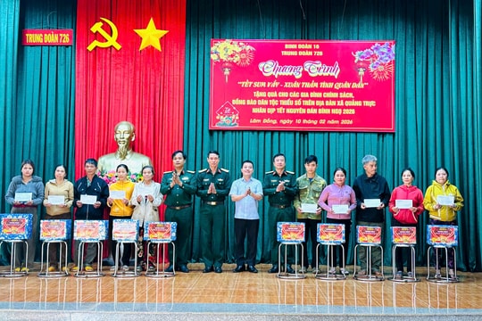 Trung đoàn 726 tổ chức Chương trình “Tết sum vầy - Xuân thắm tình quân dân”
