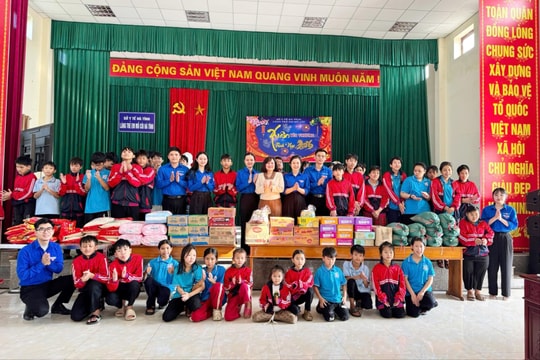 Chi đoàn TAND tỉnh Hà Tĩnh lan tỏa tinh thần nhân ái tại Làng trẻ em mồ côi