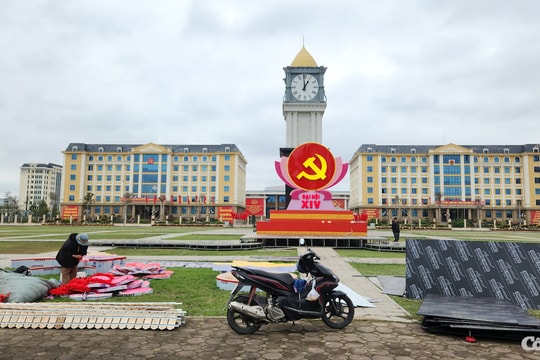 Bắc Ninh: Nhiều hạng mục trang trí Tết 2026 đã "thành hình" dù gói thầu vẫn đang... xét duyệt
