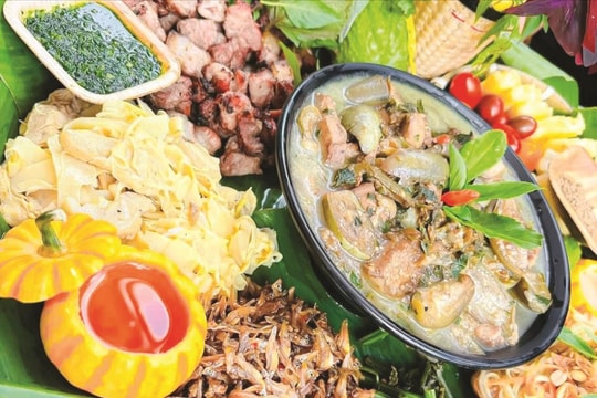 Hương xuân trên nếp nhà sàn