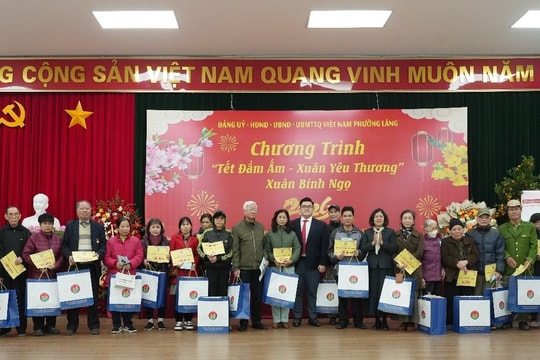 ROX và những gói quà nghĩa tình ngày Tết