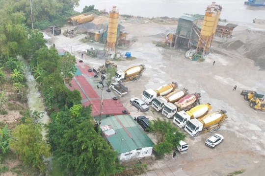 Khởi tố trạm trưởng trạm bê tông về tội "Gây ô nhiễm môi trường"