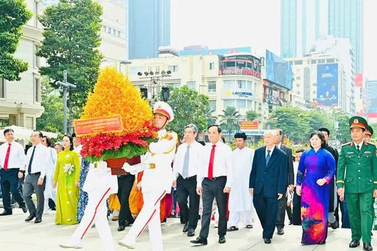 Lãnh đạo TP.HCM tri ân các bậc tiền nhân, Anh hùng liệt sĩ