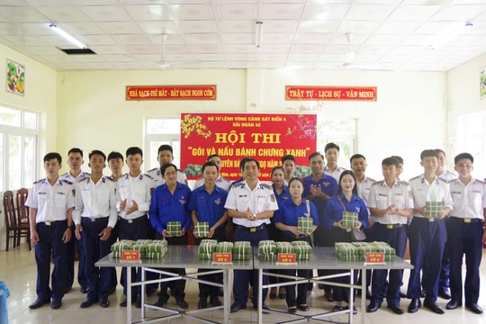 Hải đoàn 42 tổ chức Hội thi gói và nấu bánh chưng
