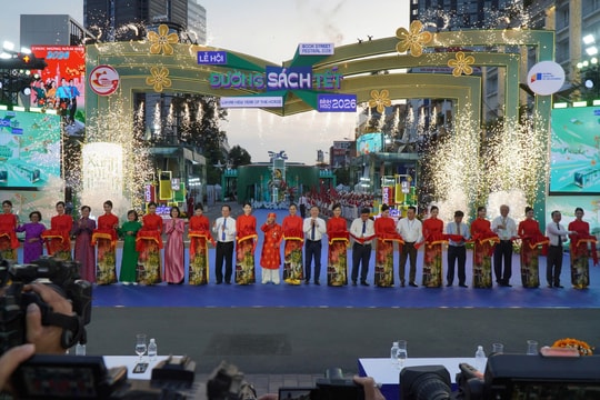 TP.HCM khai mạc Lễ hội đường sách Tết Bính Ngọ