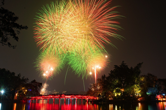 Hà Nội bắn pháo hoa quy mô lớn trong đêm Giao thừa Bính Ngọ 2026