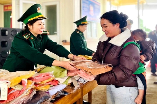 Gửi Tết lên non cao