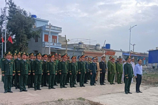 Trang nghiêm Lễ chào cờ chủ quyền đầu năm trên đảo tiền tiêu Bạch Long Vĩ